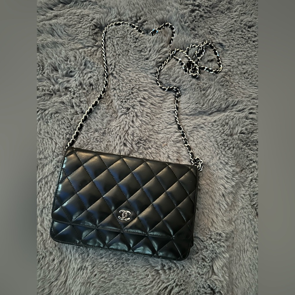 Authentic Chanel Wallet on Chain (WOC)